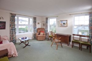 Sitting Room (1)- click for photo gallery